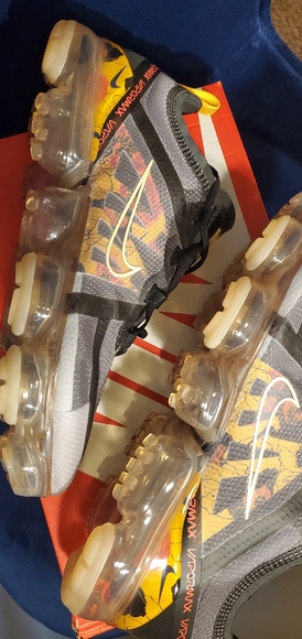 Nike Air Vapormax 2019 Special Edition - Picture 3 of 16